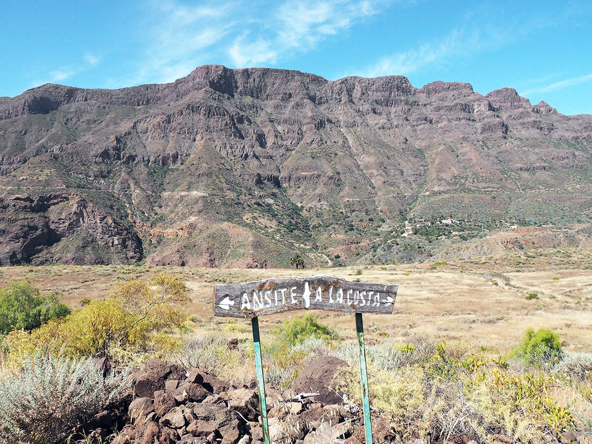 Markierter Wanderweg auf Gran Canaria