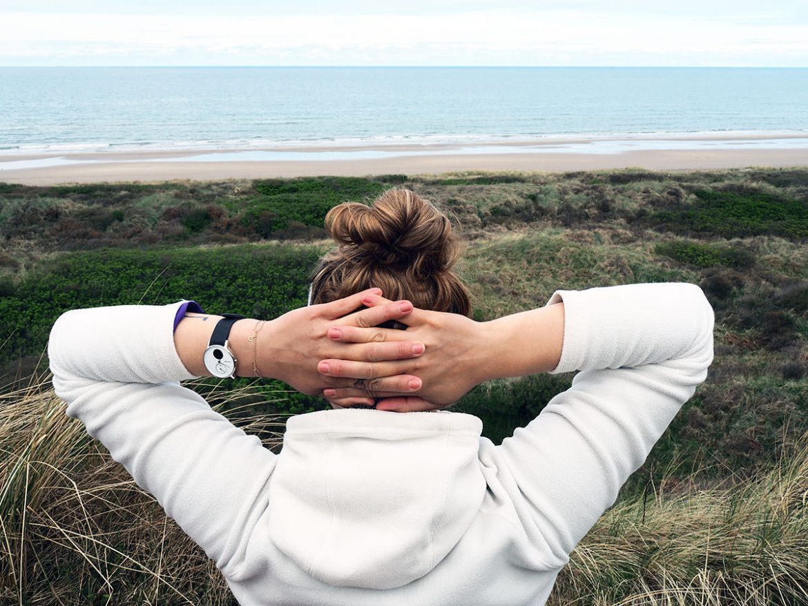 Die Steel HR von Withings beim Wandern